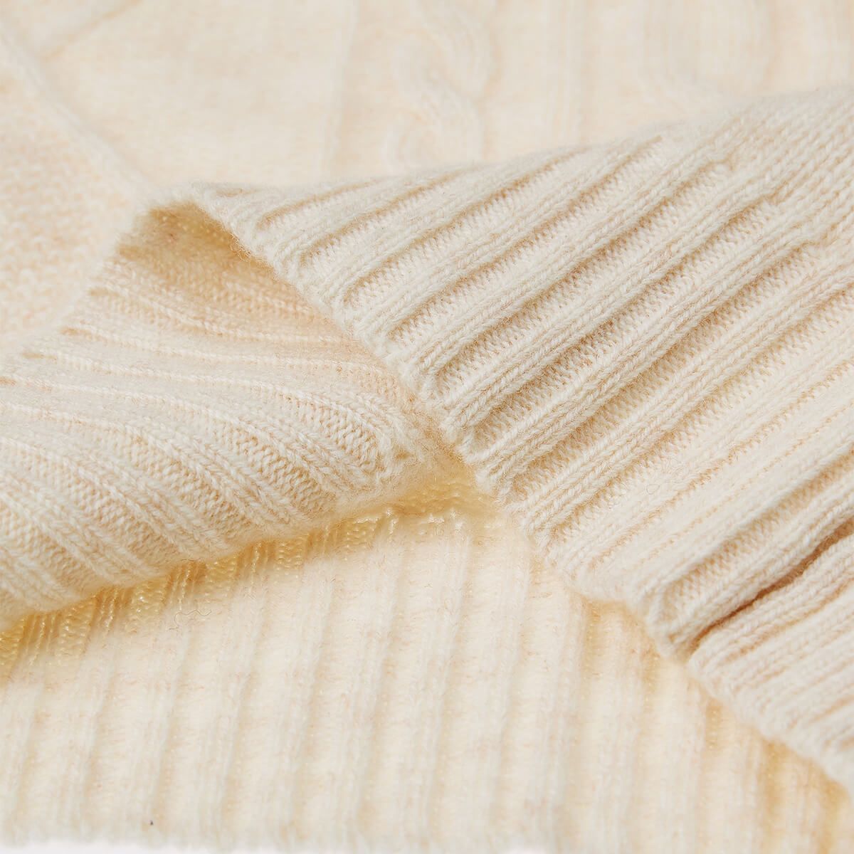CASHMERE COUTURE TURTLENECK